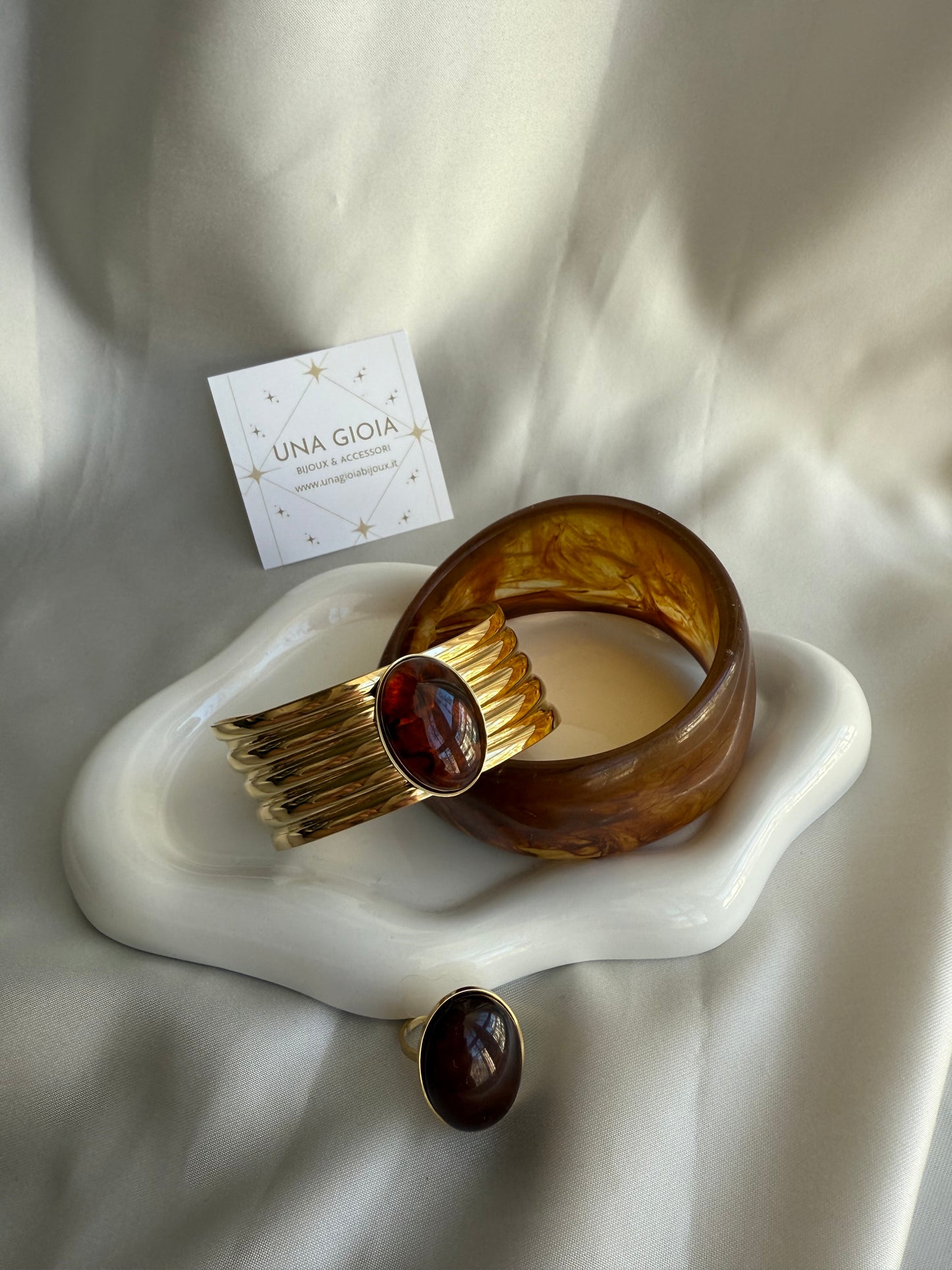 Bracciale rigido Ambra